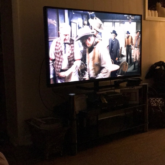 Meet your Posher, Lisa - Picture 1 of 1